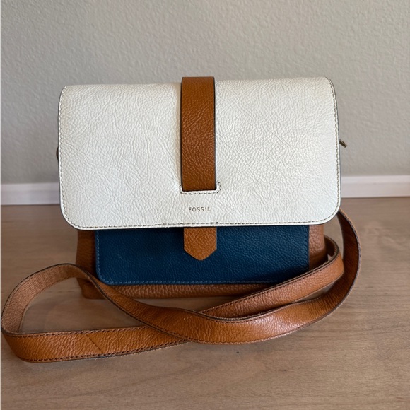 Fossil Leather Crossbody Bag - Picture 1 of 6